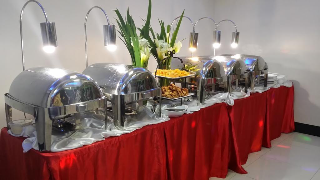 西尔弗欧克斯套房酒店 马尼拉 外观 照片